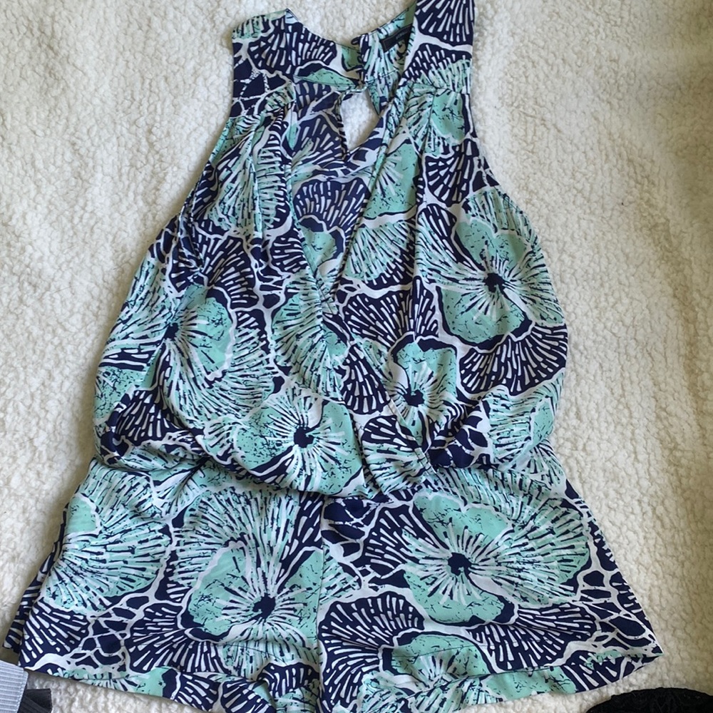 BCBG romper with pockets S